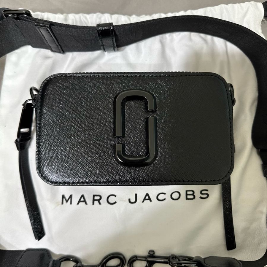 MARC JACOBS 黑色相機包-5