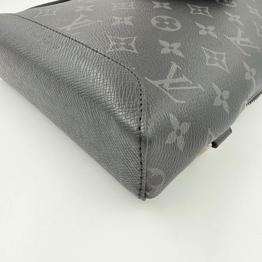 Louis Vuitton -黑灰原花銀釦Duo胸口包m30936-7