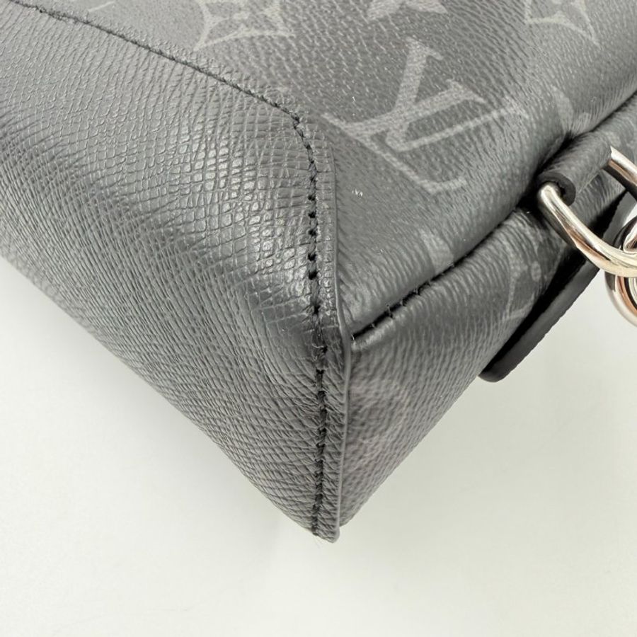 Louis Vuitton -黑灰原花銀釦Duo胸口包m30936-9