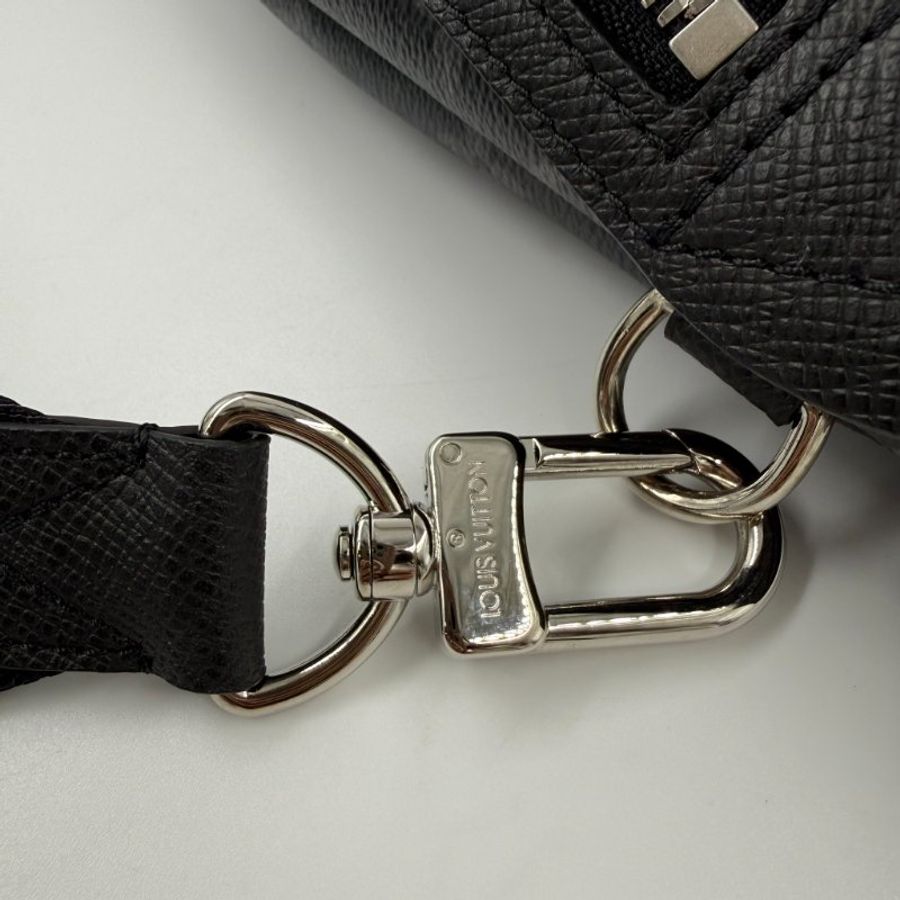 Louis Vuitton -黑灰原花銀釦Duo胸口包m30936-12