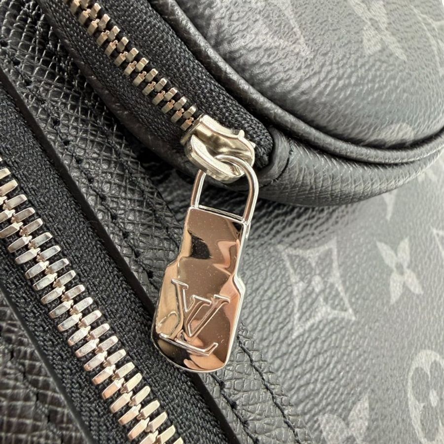 Louis Vuitton -黑灰原花銀釦Duo胸口包m30936-16
