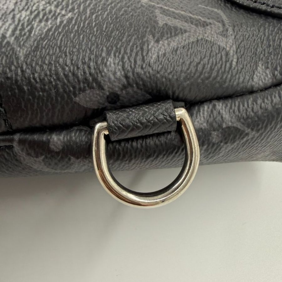 Louis Vuitton -黑灰原花銀釦Duo胸口包m30936-21
