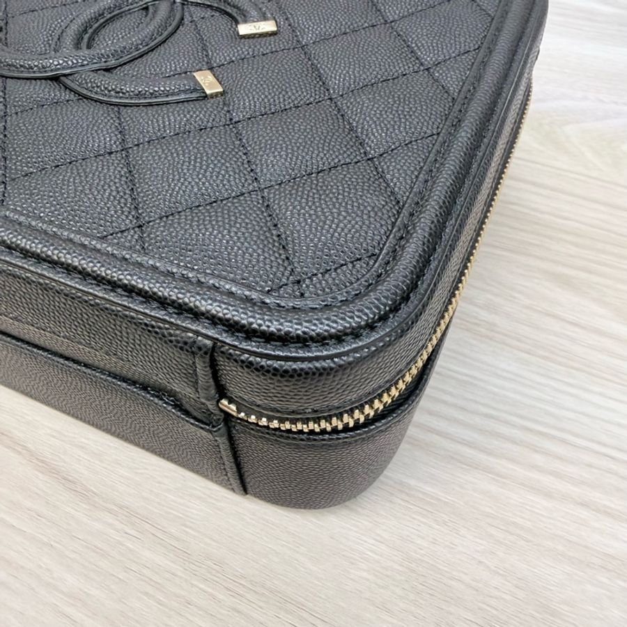 Chanel 黑荔枝皮金釦中號vanity case-9