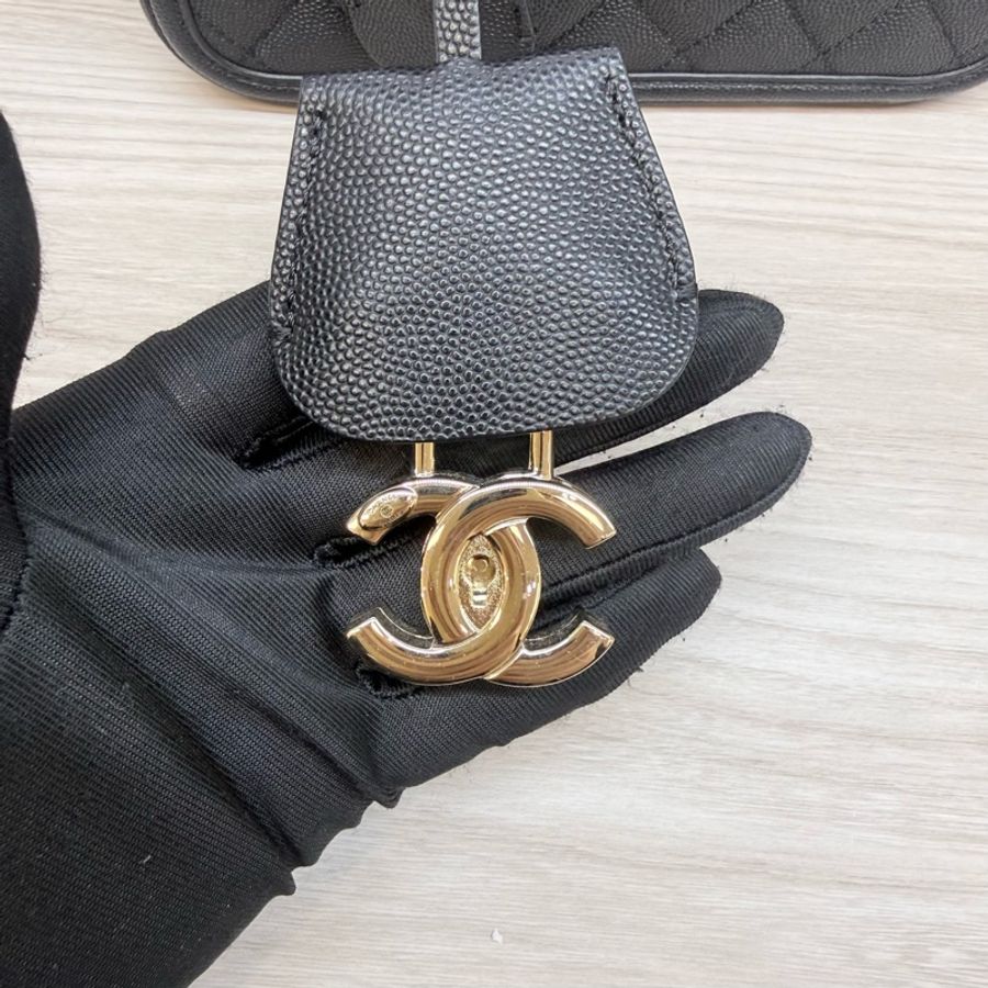 Chanel 黑荔枝皮金釦中號vanity case-21