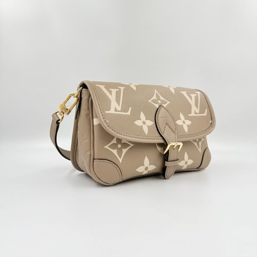 Louis Vuitton - 斑鳩灰牛皮壓紋Diane金釦手提肩背包-5