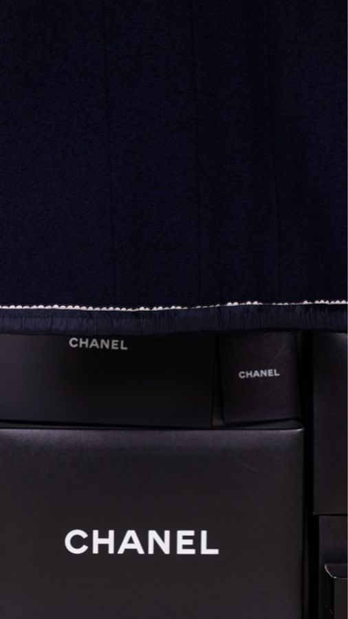 Chanel深蓝色白线滚边半裙-9