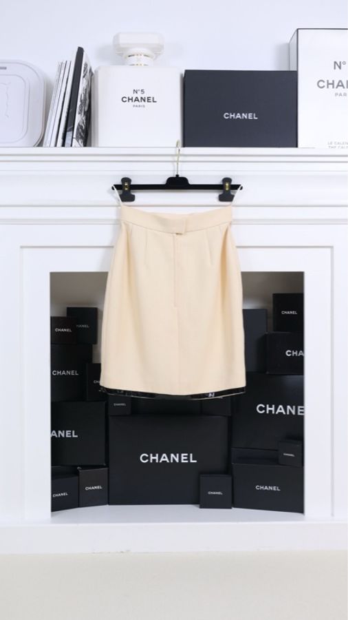 Chanel 91年米白色漆皮滚边半裙-1