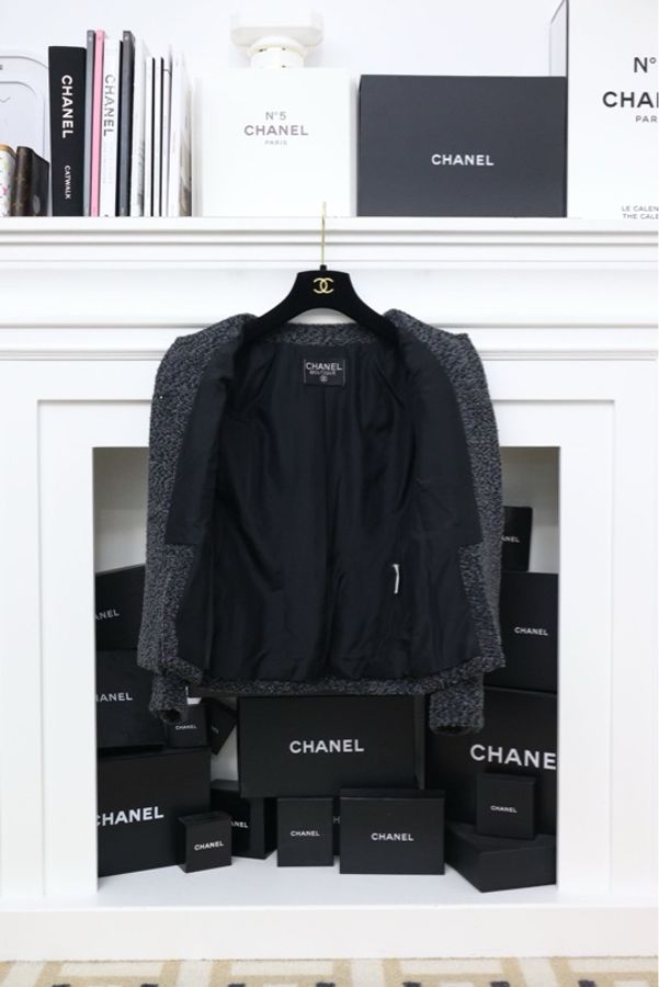 Chanel 1994年秀款灰花呢开衩设计圆领外套-2