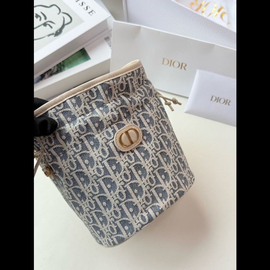 Dior迪奧 Montaigne藍色老花CD標誌水桶包 閒置新-6