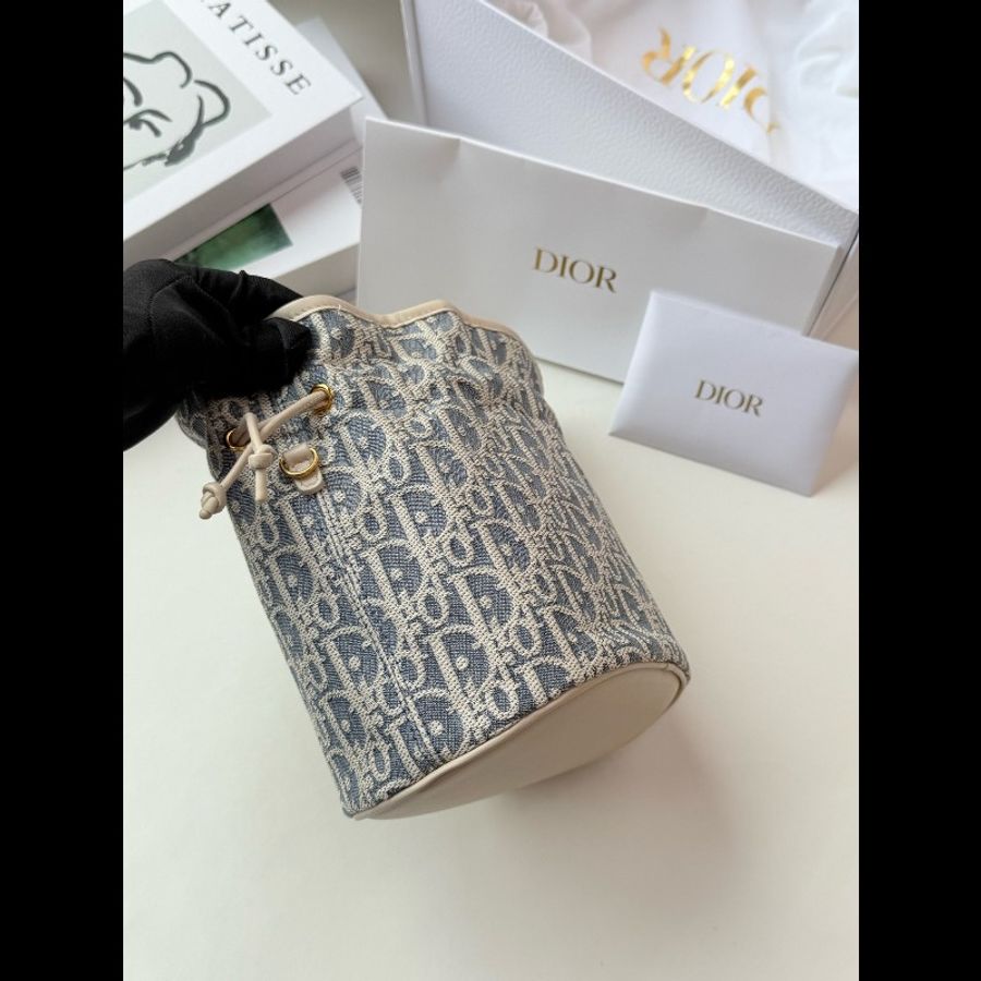 Dior迪奧 Montaigne藍色老花CD標誌水桶包 閒置新-7