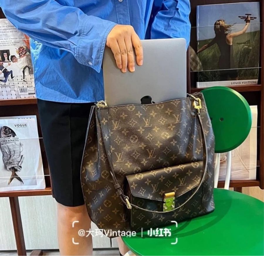 ✨售 二手真品 Louis Vuitton LV M40781 Metis hobo 經典花紋時尚兩用購物包(附背帶)-15
