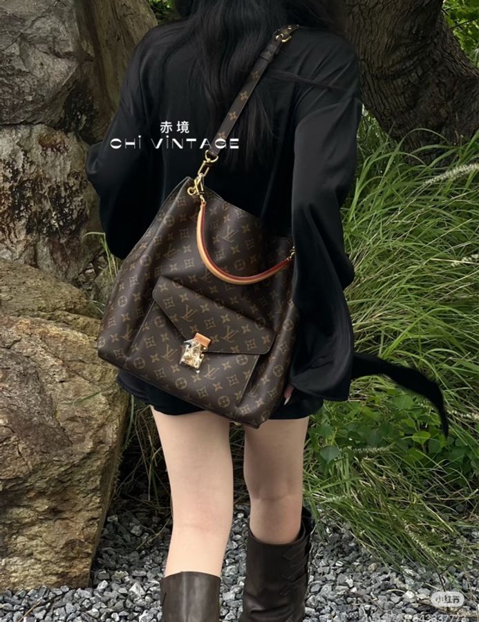 ✨售 二手真品 Louis Vuitton LV M40781 Metis hobo 經典花紋時尚兩用購物包(附背帶)-18