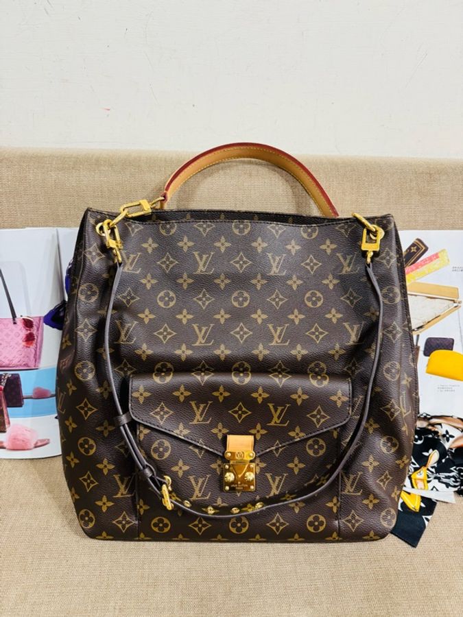 ✨售 二手真品 Louis Vuitton LV M40781 Metis hobo 經典花紋時尚兩用購物包(附背帶)-28