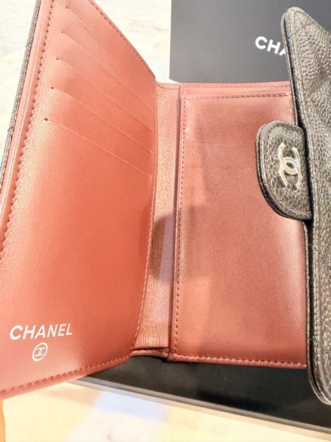 Chanel 黑銀荔枝皮5卡中夾-25