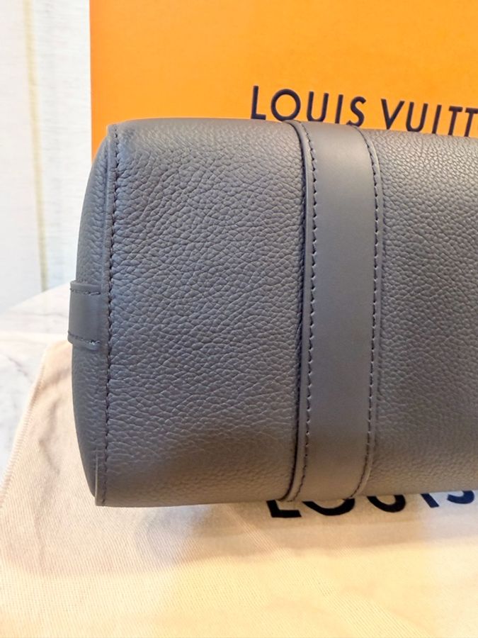 LV黑牛皮city keepall 斜背包-18