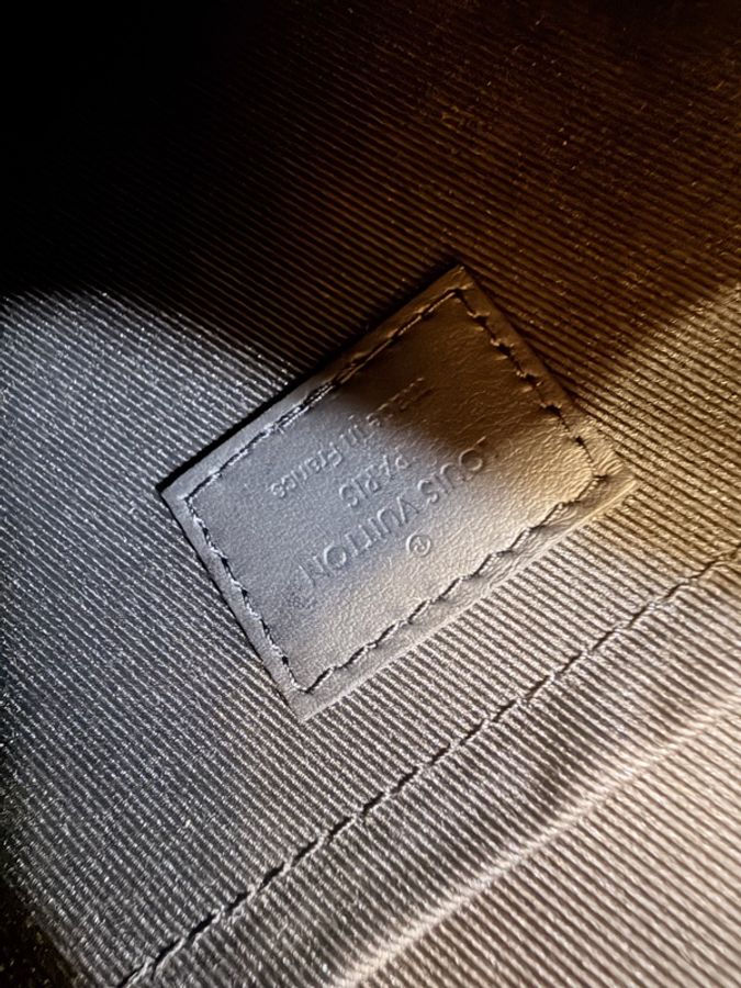 LV黑牛皮city keepall 斜背包-23