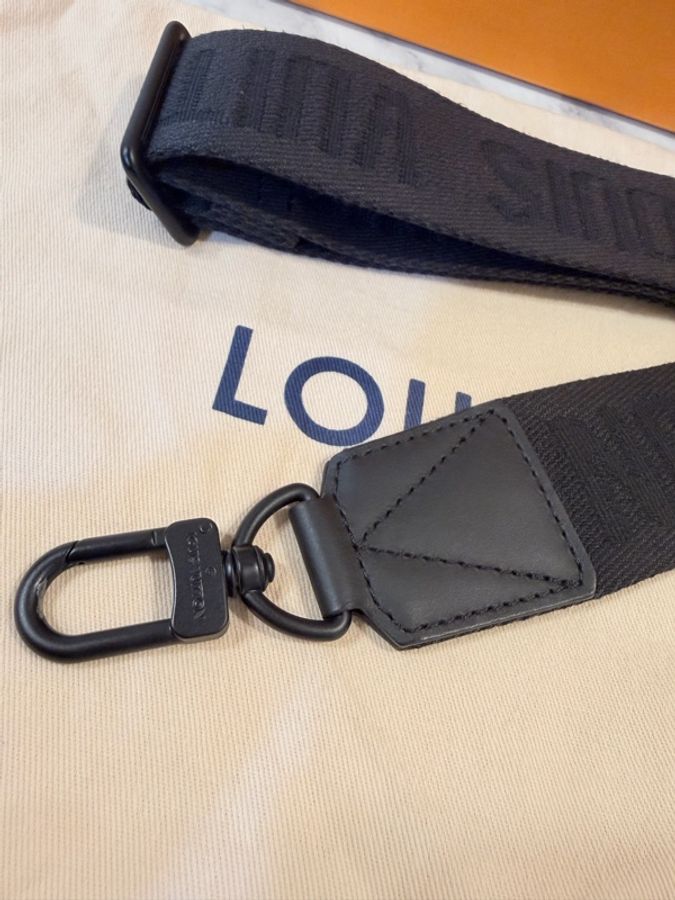 LV黑牛皮city keepall 斜背包-27
