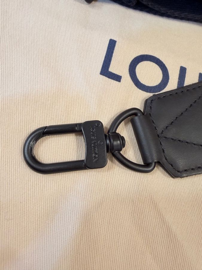 LV黑牛皮city keepall 斜背包-28