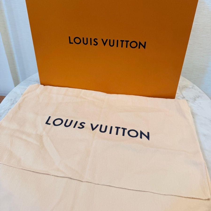 LV黑牛皮city keepall 斜背包-32