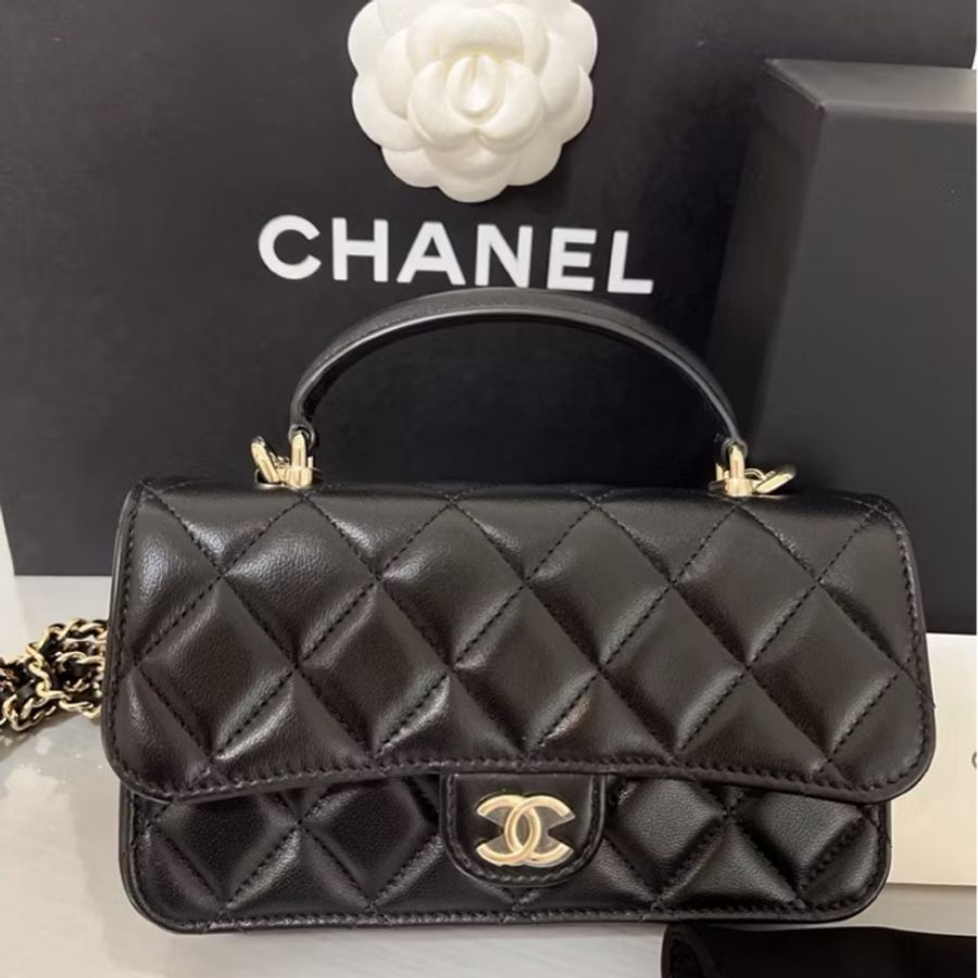CHANEL 香奈兒《全新》經典菱格紋迷你提把手機包 黑色羊皮 金釦 鏈帶包 全配-23