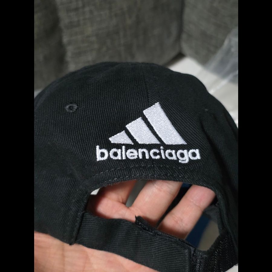 [全新] Balenciaga×Adidas 聯名帽 59-2