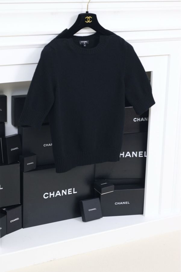 Chanel2017年黑色针织圆领上衣-3