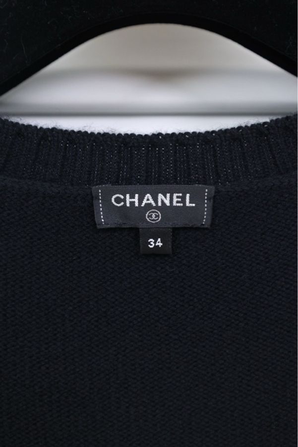 Chanel2017年黑色针织圆领上衣-9