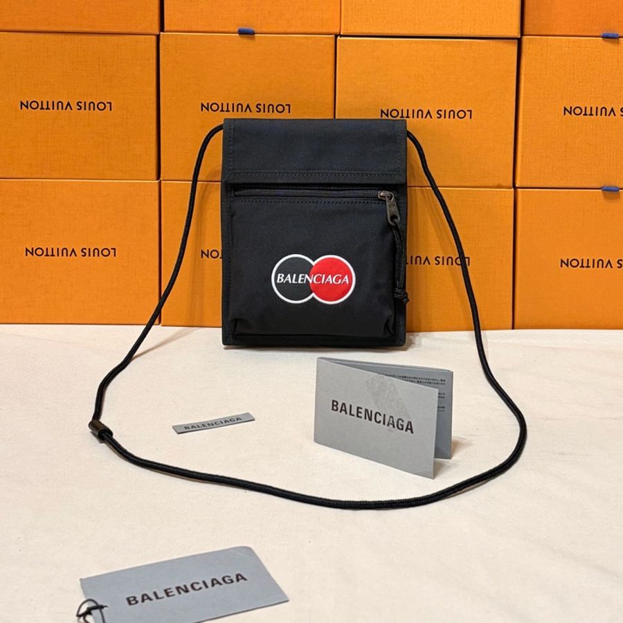 ✨99新閒置 超好看 巴黎世家 Balenciaga 尼龍黑斜背小包/手機包-1