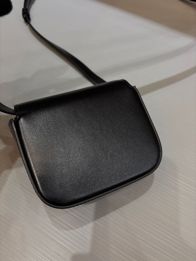 Celine 凱旋門 黑金牛皮 迷你斜背兩用包-4