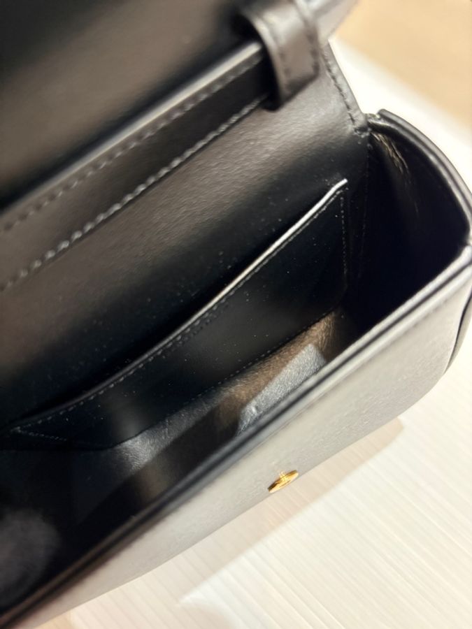 Celine 凱旋門 黑金牛皮 迷你斜背兩用包-9