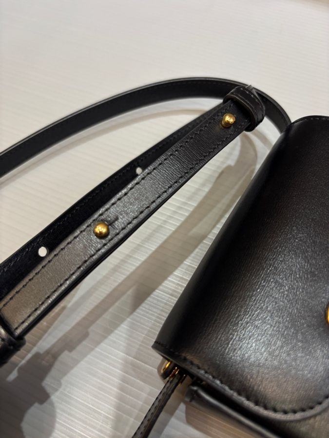 Celine 凱旋門 黑金牛皮 迷你斜背兩用包-15