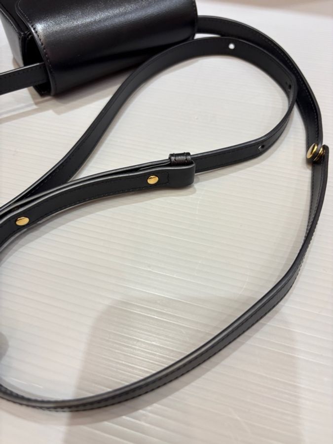 Celine 凱旋門 黑金牛皮 迷你斜背兩用包-17