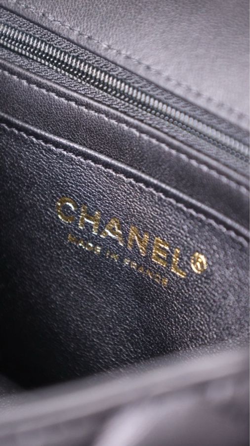 Chanel 24P黑金cf mini handle单肩包-16