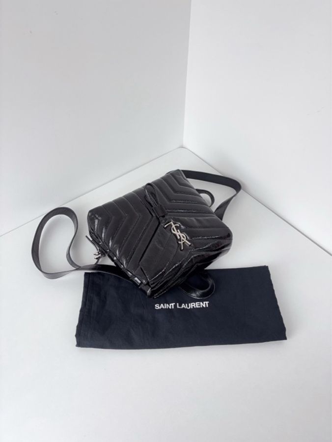 ✨YSL|黑銀油蠟皮loulou泡芙V紋雙肩包|99新-4