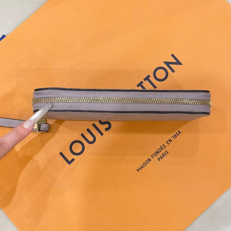 Louis Vuitton 粉色壓紋zippy拉鍊長款錢包-3