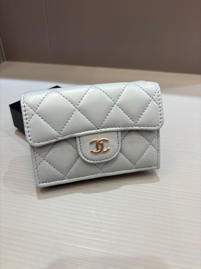 近新 Chanel 新款 藍灰色 三折式短夾(晶片款)-0