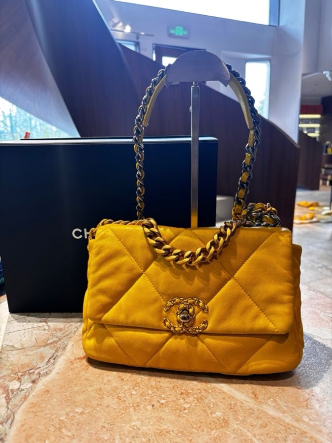 CHANEL香奈兒 19bag黃色 菱格小號羊皮 芯片款 單肩斜挎包。-1