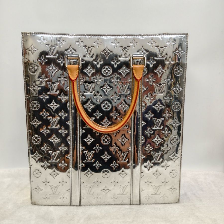 LV Sac Plat銀色老花壓紋 琴譜包手提單肩斜挎包 銀色-2