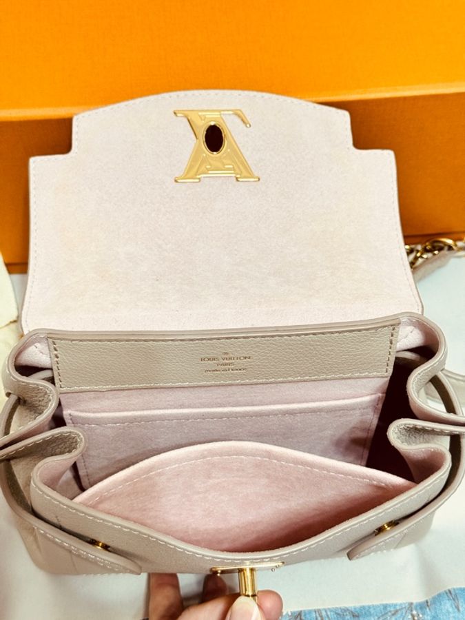 LV Lockme ever mini 奶茶色-6