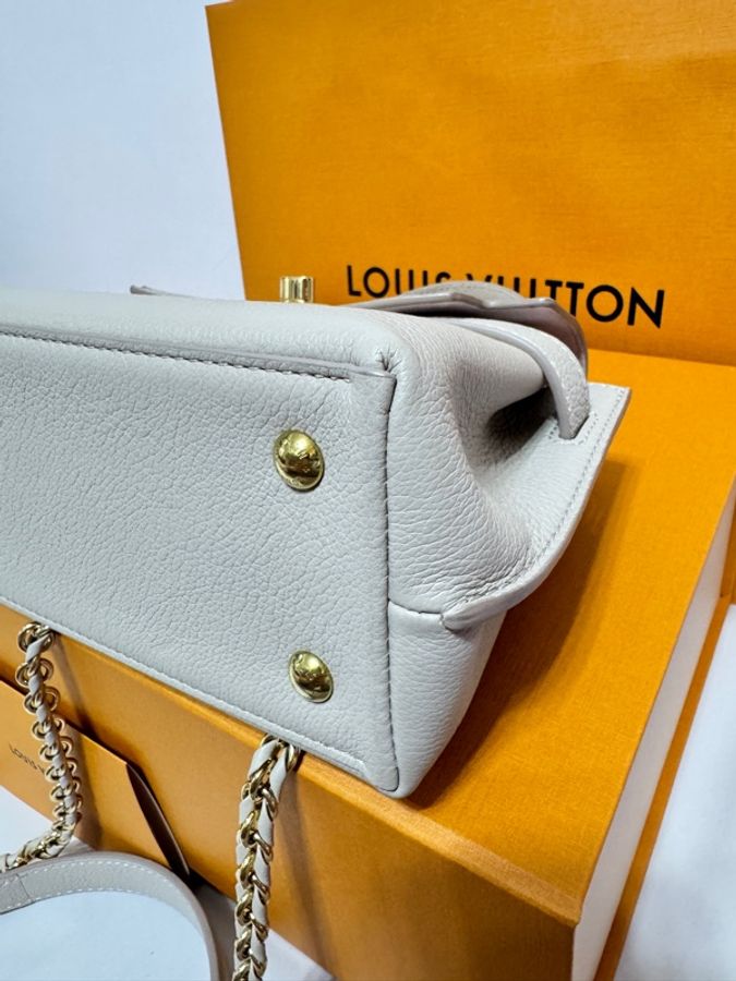 LV Lockme ever mini 奶茶色-17