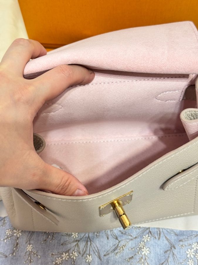 LV Lockme ever mini 奶茶色-22