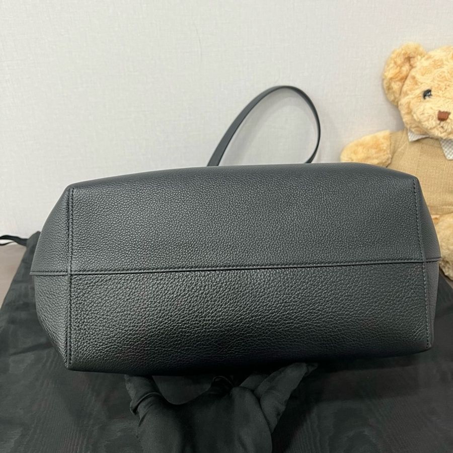 Celine/賽琳 黑色anais粒面牛皮托特包單肩包購物袋-5