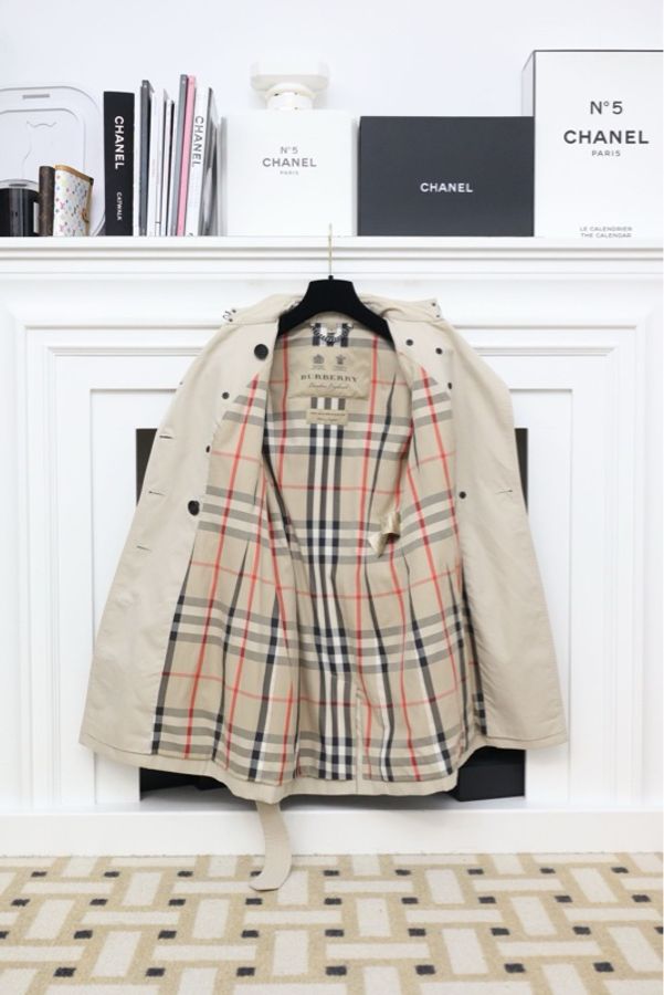 Burberry卡其色双排扣风衣外套-4