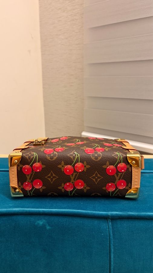 LV 櫻桃 Sidetrunk 軟盒子 村上隆限量-1