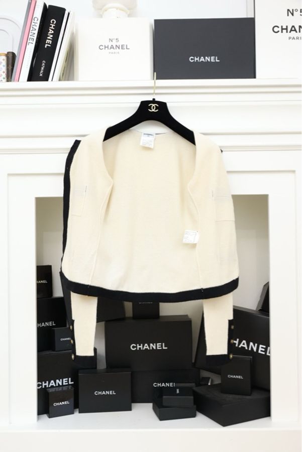 Chanel1995年黑白滚边羊绒四口袋针织开衫外套-4
