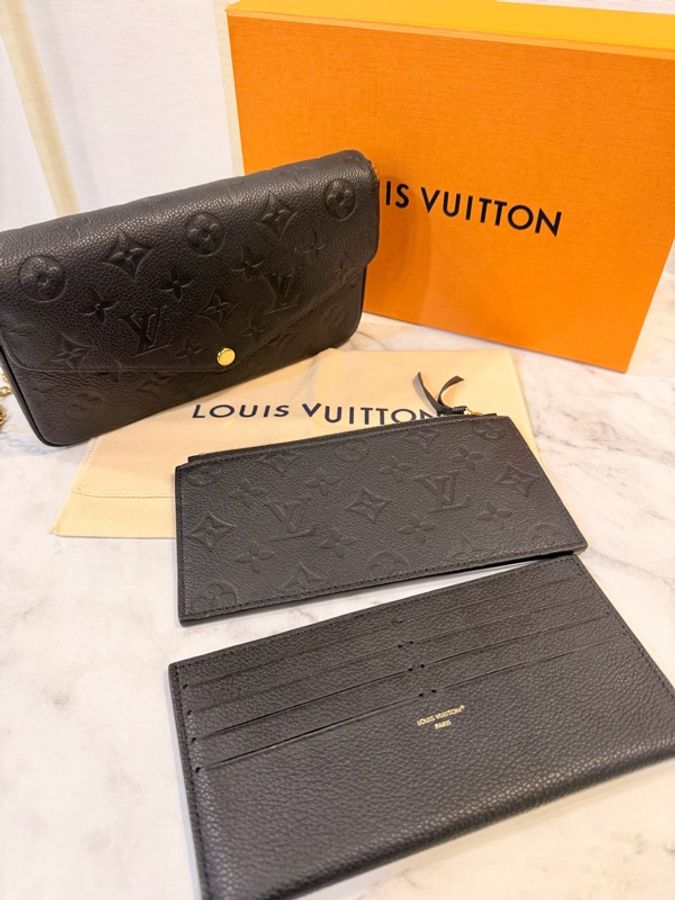 LV 黑牛皮壓紋金釦三合一包-28
