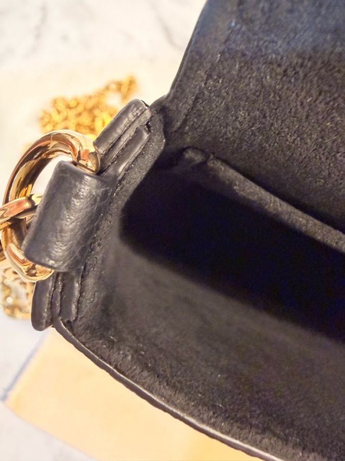 LV 黑牛皮壓紋金釦三合一包-32