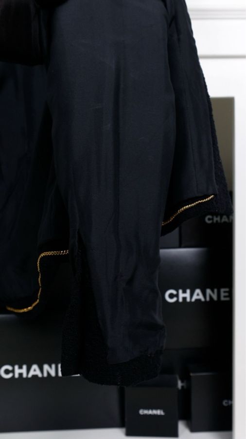 Chanel 94年黑金扣两口袋crop短外套-21