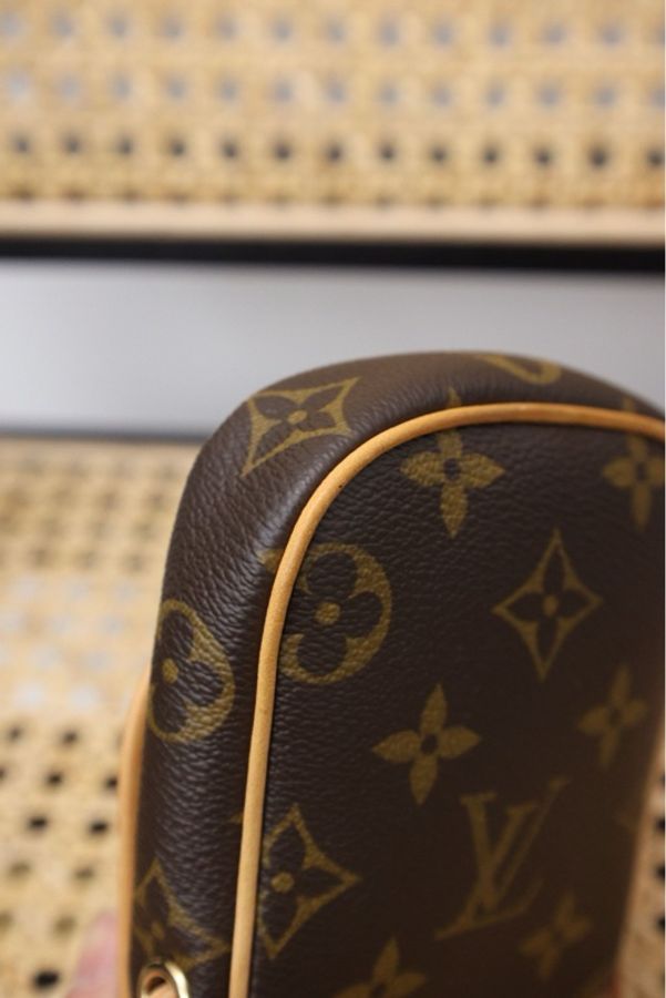 LV 06年老花mini口红包单肩包-11