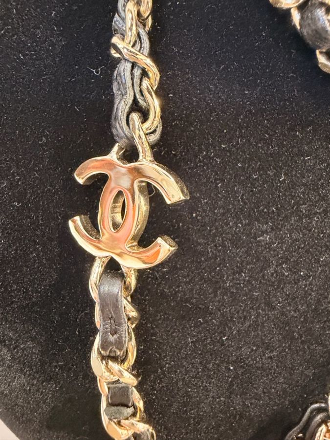Chanel 淡金色皮穿鍊雙C耳機鍊-6